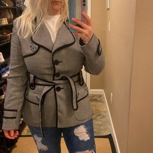 Houndstooth size 4 Nine West jacket with shimmer